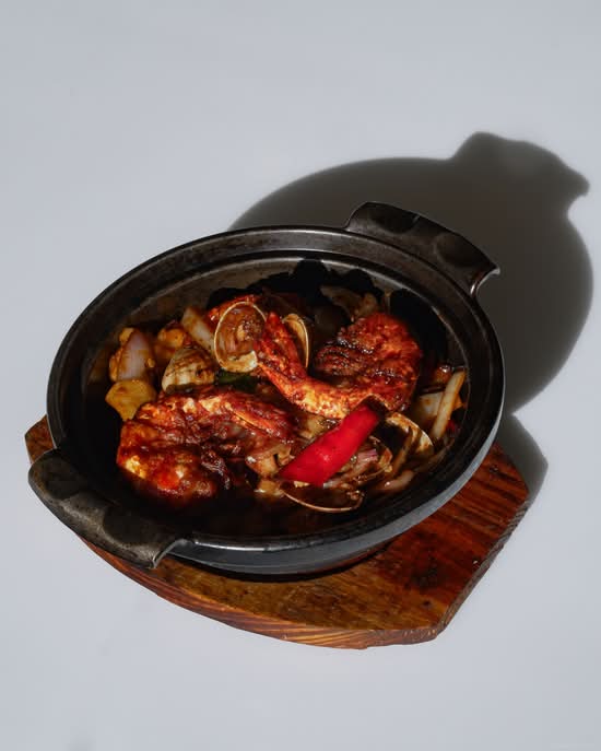 S3. Malaysian Kung Pao Seafood Pot 馬來宮保海鮮鍋 *NEW ITEM*